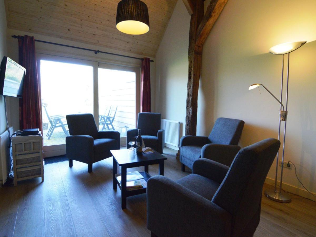 Staying In A Thatched Barn With Box Bed Beautiful View Region Achterhoek Geesteren  Екстериор снимка