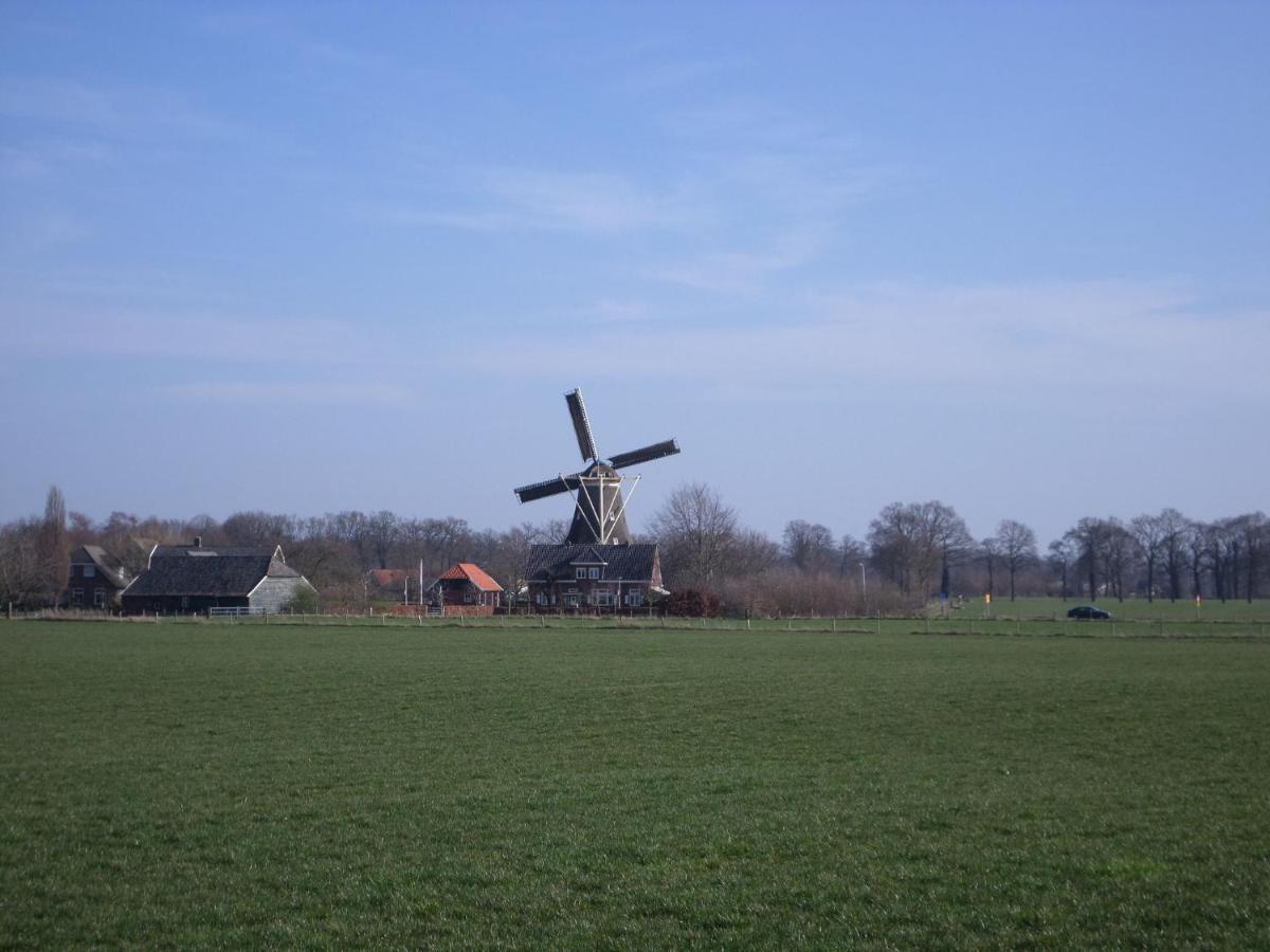 Staying In A Thatched Barn With Box Bed Beautiful View Region Achterhoek Geesteren  Екстериор снимка